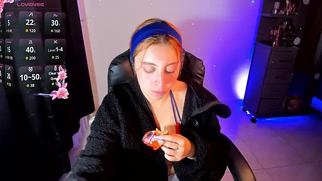 Violetaarey online show from May 26, 12:54 am