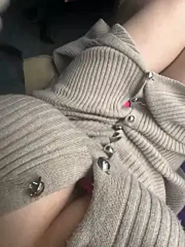 May-Squirt online show from February 13, 9:00 am