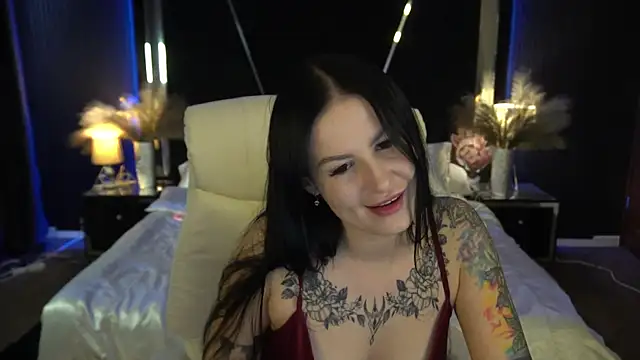 AmberDismond online show from December 3, 7:00 am