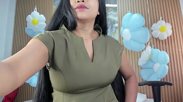 Lili 16 online show from May 13, 4:24 pm