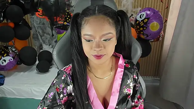 Lili 16 online show from November 6, 12:00 pm