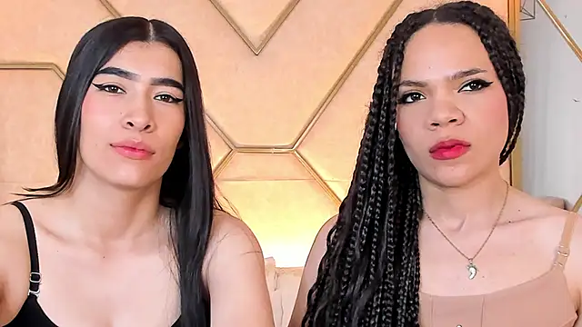 siara and zoe online show from December 18, 10:58 pm