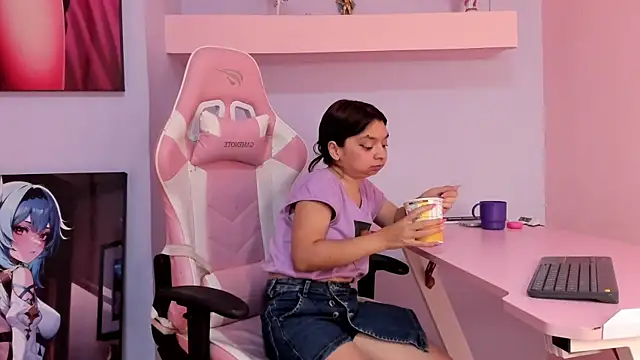 CharlotteMuller online show from May 3, 11:19 pm