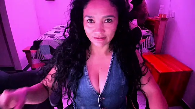 rayza mature 154 online show from April 28, 4:11 pm