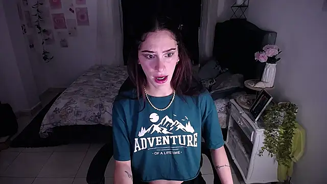 IsaBaileys  online show from May 18, 1:15 am