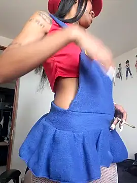 Honey-420- online show from October 31, 4:00 pm