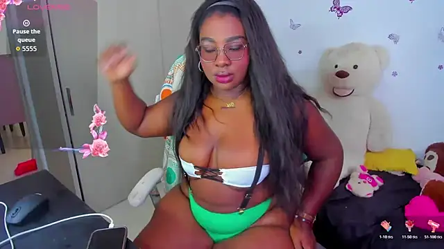 Naomii King online show from May 26, 7:57 pm