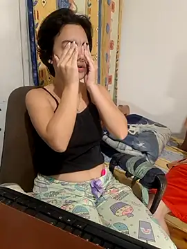littlemelii online show from August 1, 4:36 am