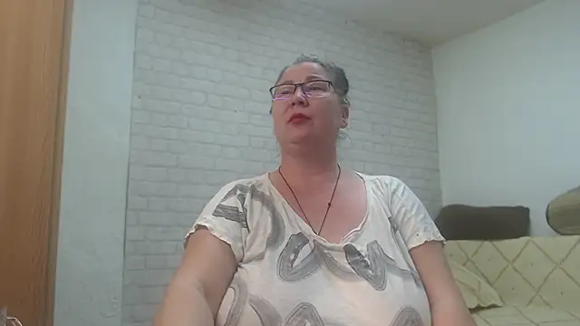 EmmaSquirt online show from January 31, 9:46 pm