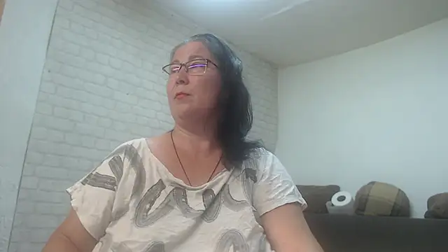 EmmaSquirt online show from June 4, 5:45 am