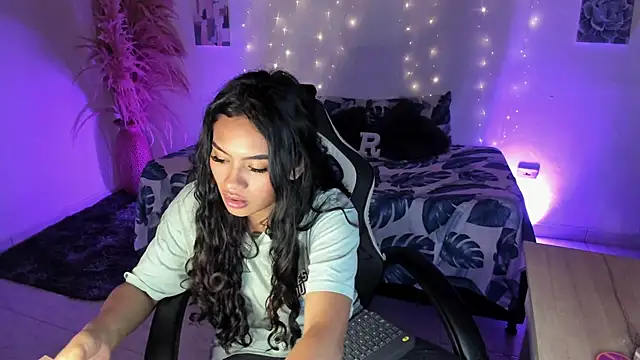 Riana Kean online show from February 16, 3:39 am