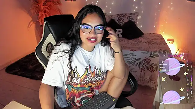 Riana Kean online show from February 3, 2:53 am