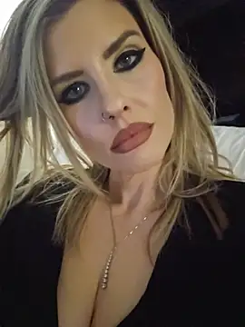 ellieconradxo online show from May 16, 3:09 am