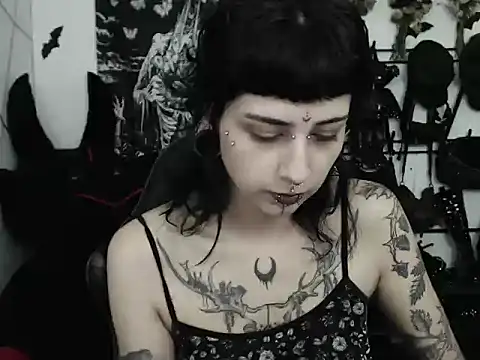 dakota krall   online show from May 22, 2:20 am