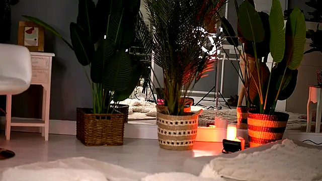 KellyMathews online show from November 13, 3:05 am