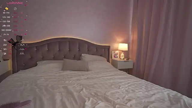  Moon  Shine  online show from March 30, 2:44 am