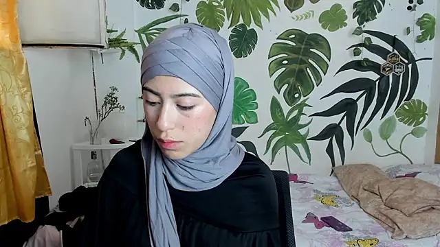 chaymae nah  online show from October 21, 6:45 pm