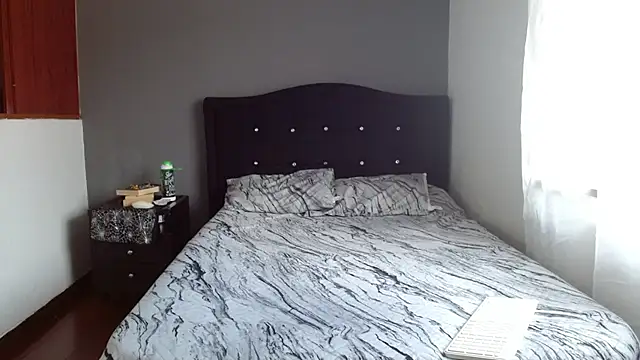 Emilia 1995 online show from May 26, 12:48 pm