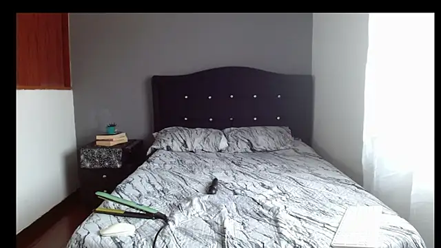 Emilia 1995 online show from February 20, 1:12 pm