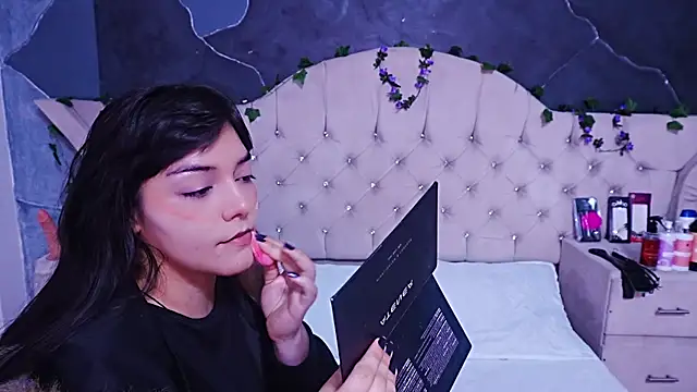 AmberGreyy  online show from May 6, 5:28 pm