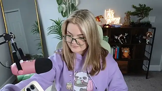 Briiantix online show from October 18, 4:21 pm