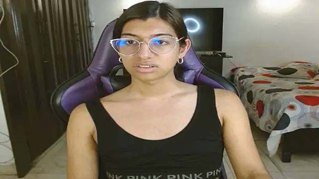 engielphoenis14 online show from May 20, 1:57 am