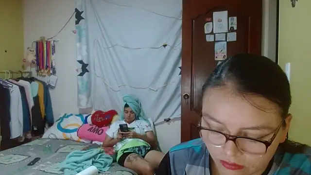 clayre and jill online show from November 12, 4:32 am