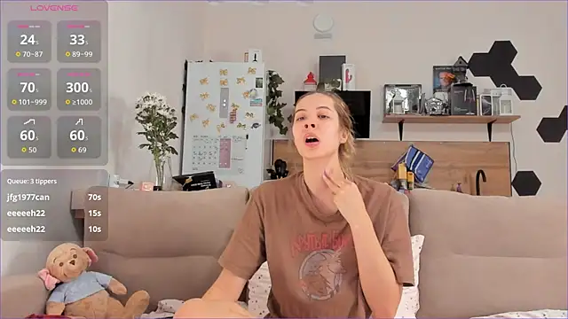 Girl alone home online show from October 25, 3:47 am