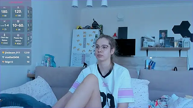 Girl alone home online show from May 11, 5:09 am