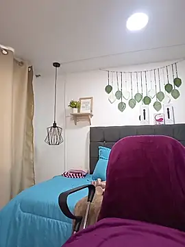 karlamorris  online show from November 14, 3:23 pm