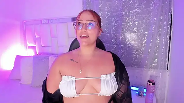LeahxBarker online show from May 6, 1:42 am