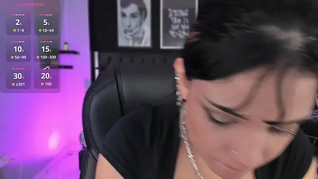 renee shelby  online show from March 5, 8:26 pm