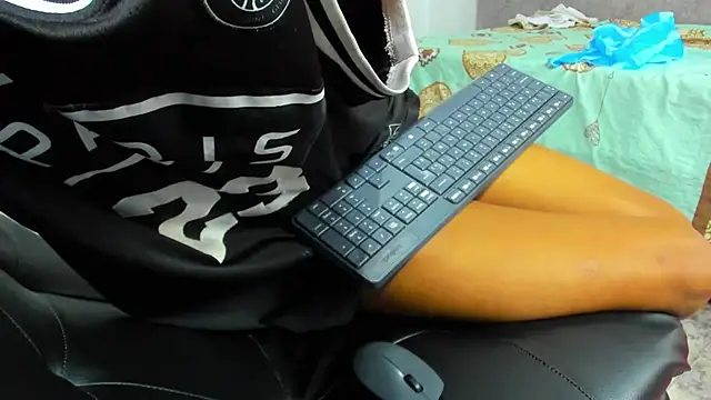 EvaxEmma online show from October 16, 3:25 pm