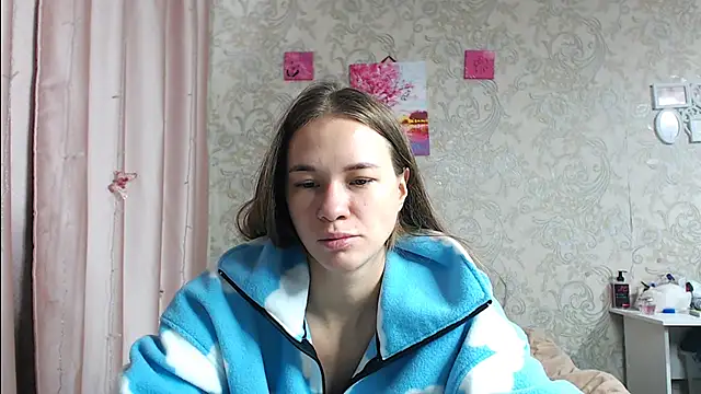 leila bambi  online show from October 14, 8:06 am