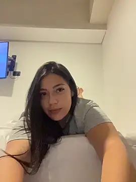 Latina vanessa online show from May 7, 4:50 am