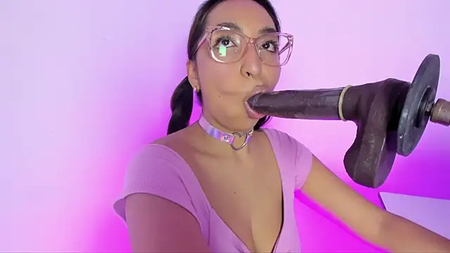 Leticia brownn1 online show from May 15, 8:33 pm