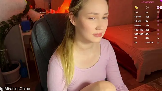 ChloeMillerMeow online show from May 19, 6:59 pm