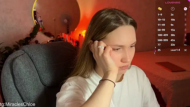ChloeMillerMeow online show from May 18, 7:53 pm