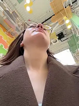 RinaCat online show from April 3, 6:00 am