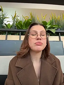 RinaCat online show from March 28, 8:36 am