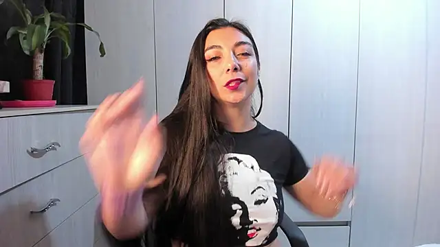 Karla hernandez  online show from May 21, 10:57 am