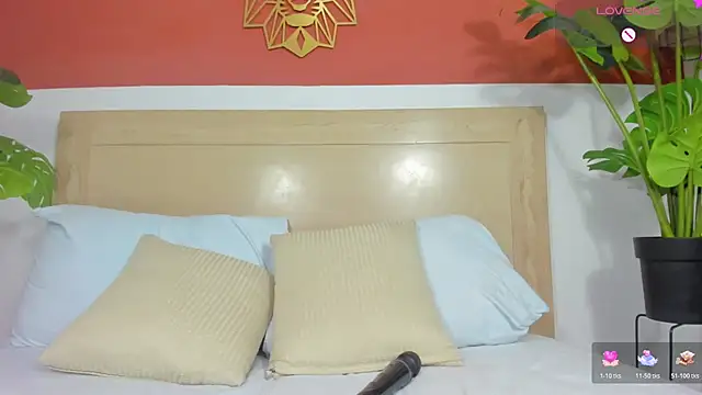 lili cardenas  online show from July 5, 4:40 am