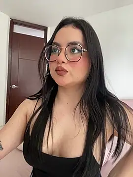 montmariana online show from May 17, 3:44 pm
