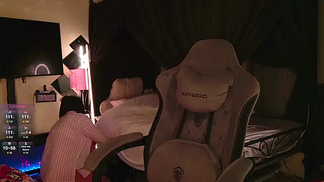 Aubreyessex online show from May 13, 12:39 am