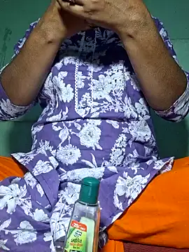 Priya Bong online show from November 12, 4:05 pm