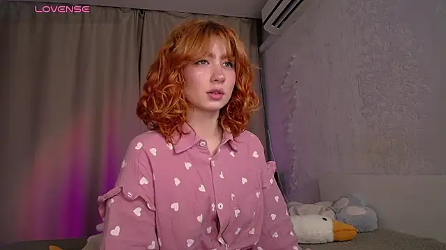 Evaa Moonn  online show from October 31, 12:56 am