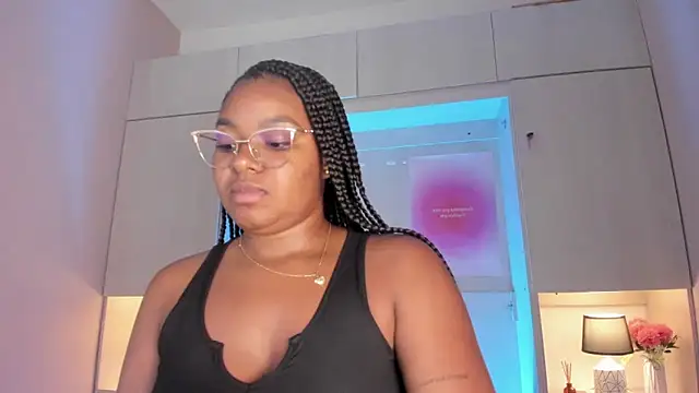 tamaraa smiith online show from May 26, 7:46 pm
