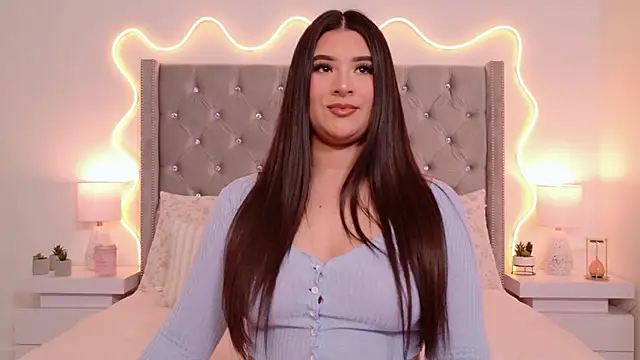 JuliaSUMMERS2022 online show from October 21, 12:25 am