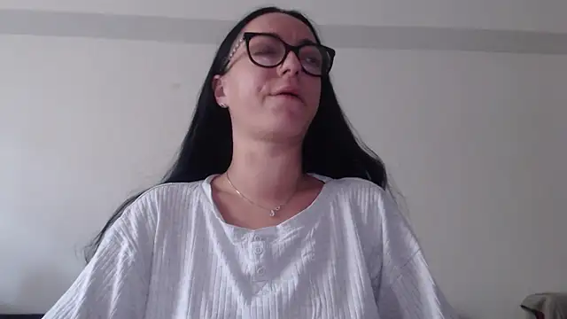 IzabelllNoir online show from June 2, 8:59 am
