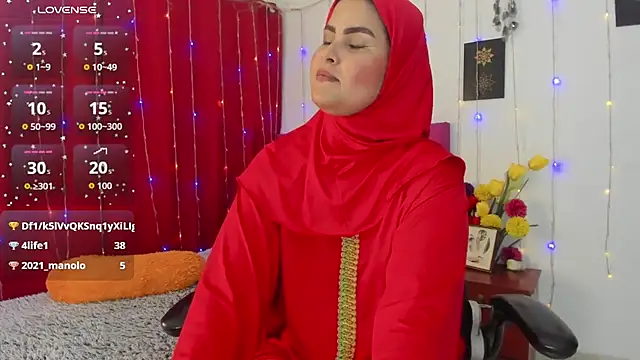 AishaAmin  online show from April 29, 5:30 pm